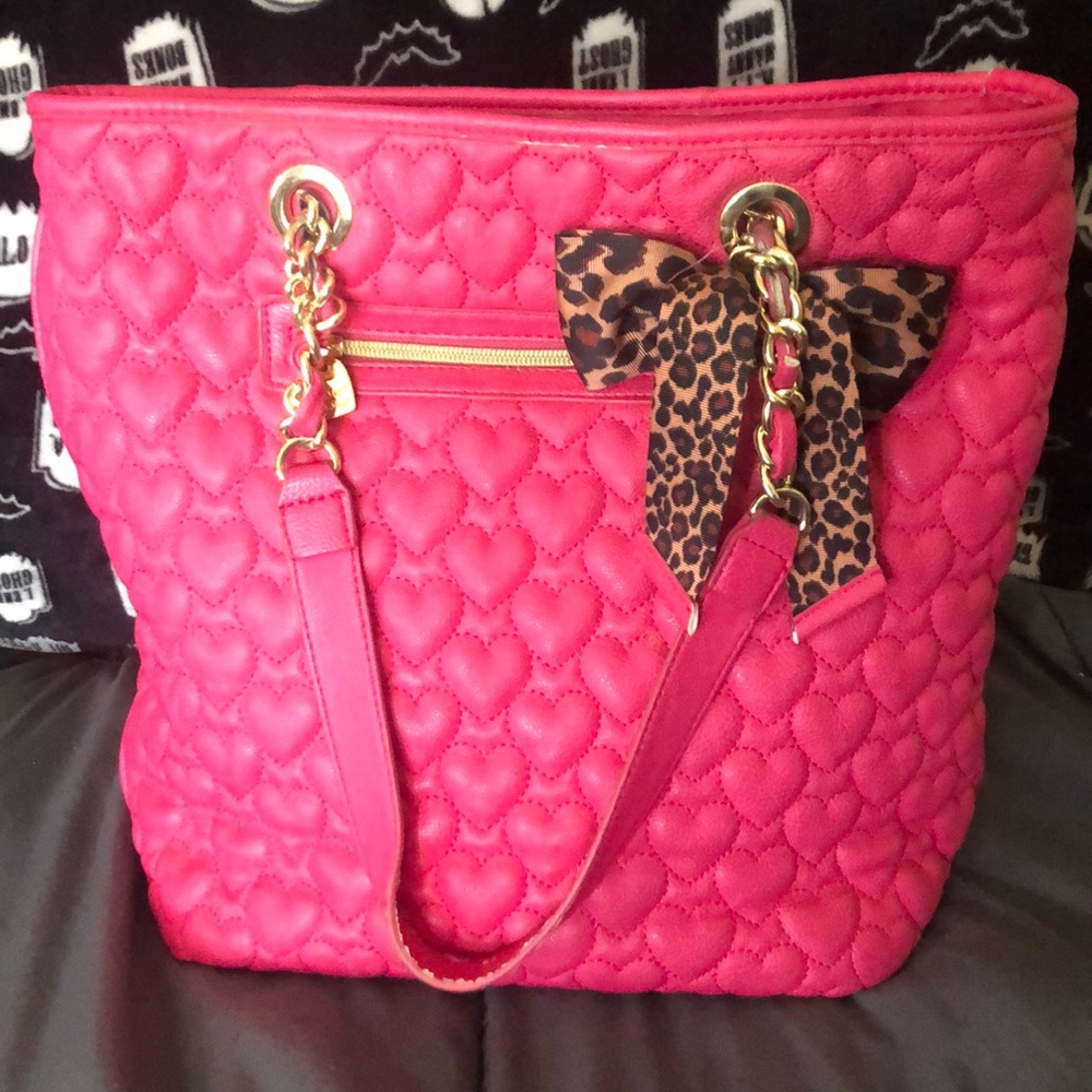 Betsey Johnson heart quilted tote bag💗